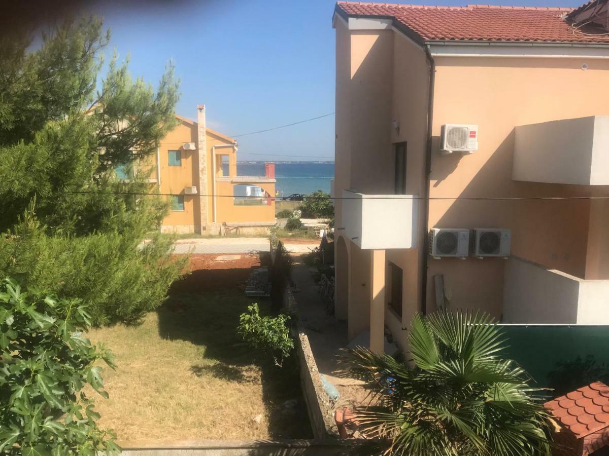 Apartman Petra 2 Vir Luaran gambar