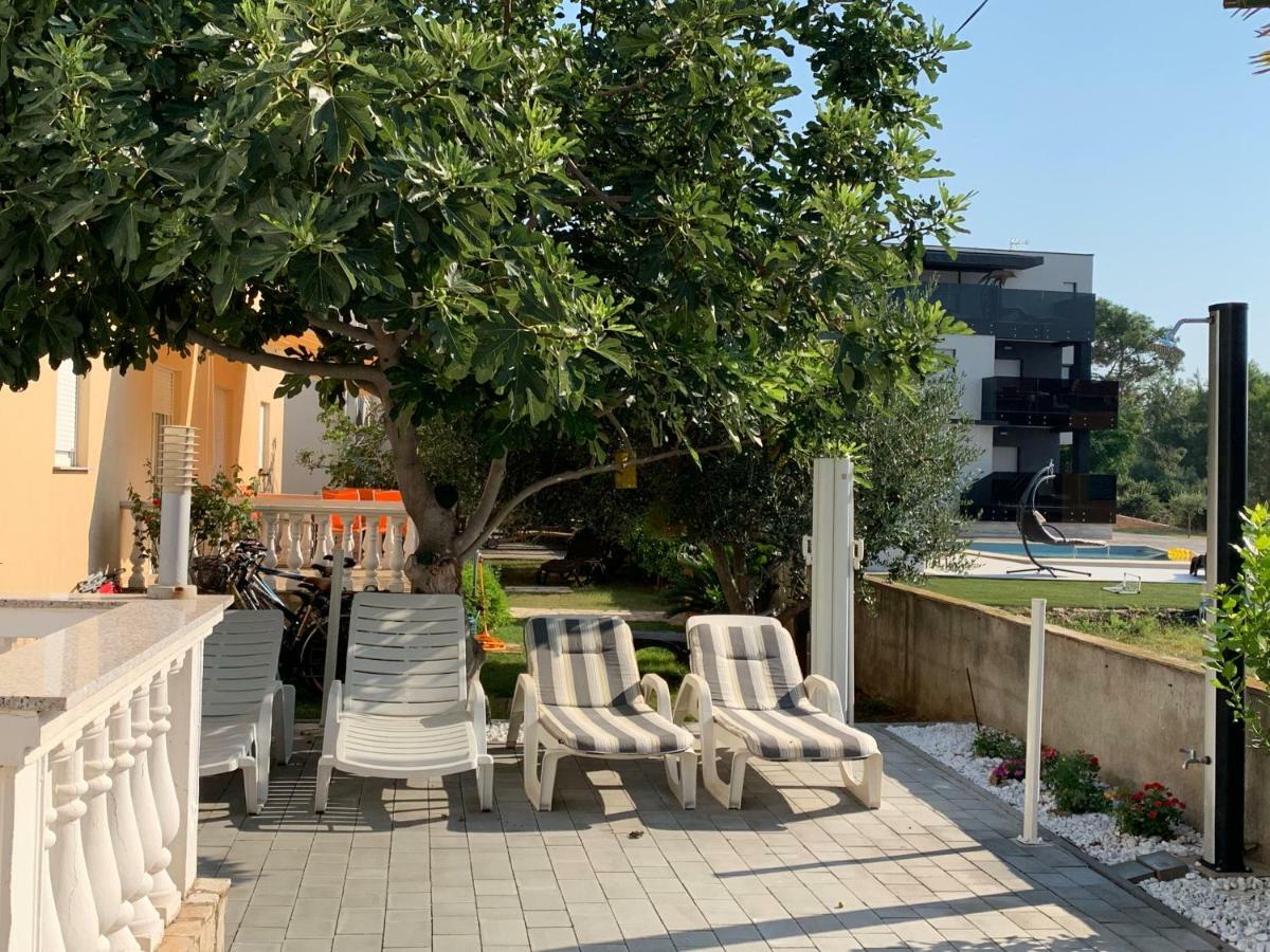 Apartman Petra 2 Vir Luaran gambar
